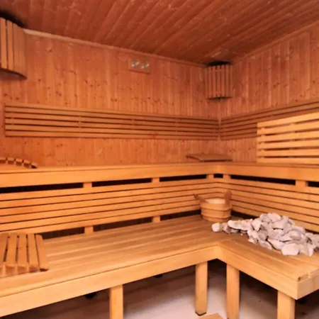Nadmorski Dwor 9